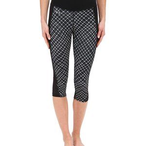 NWT UA Fly By Capri Legging